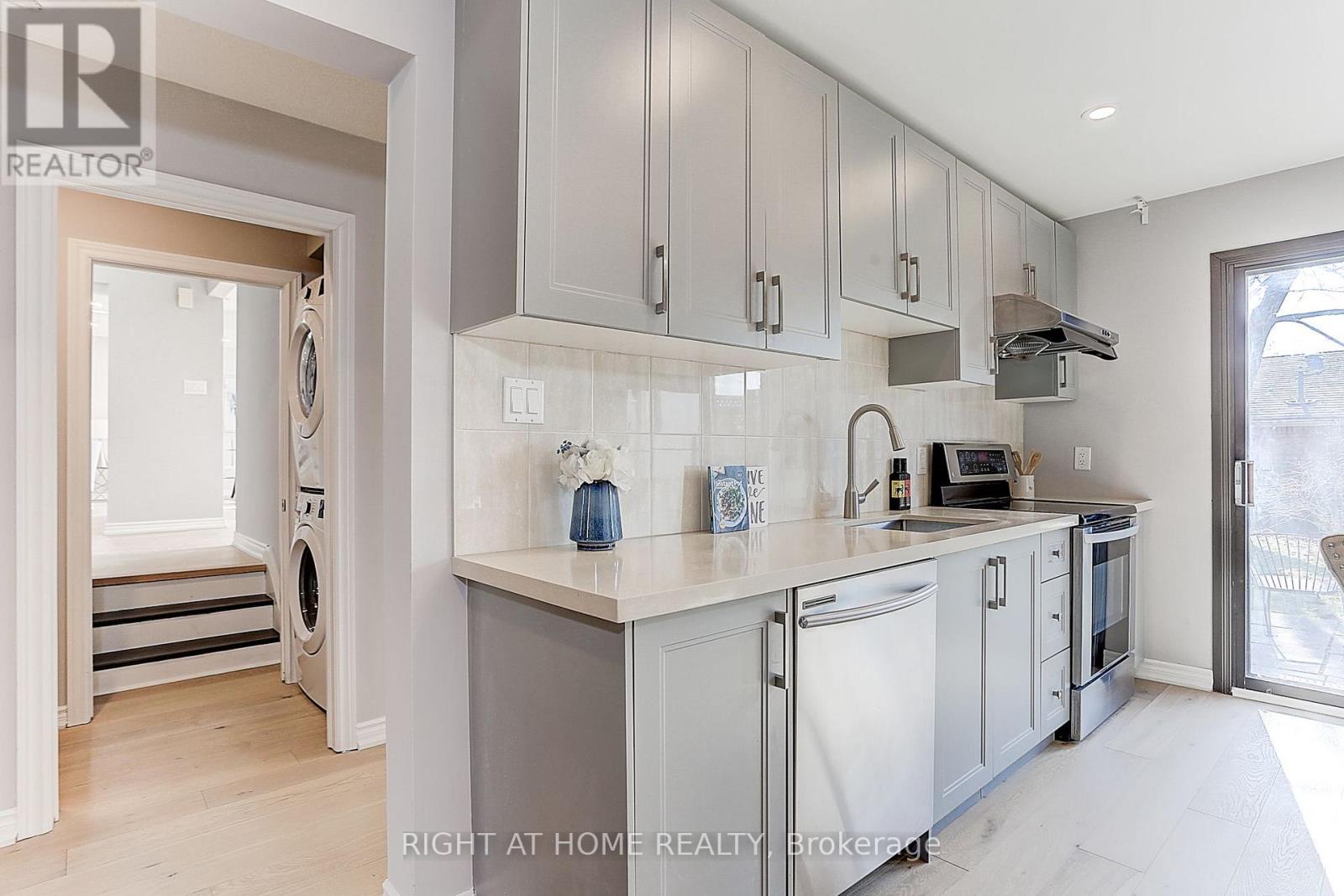 Ground Unit - 87 Stockdale Crescent, Richmond Hill (North Richvale), Ontario  L4C 3T1 - Photo 7 - N13867436