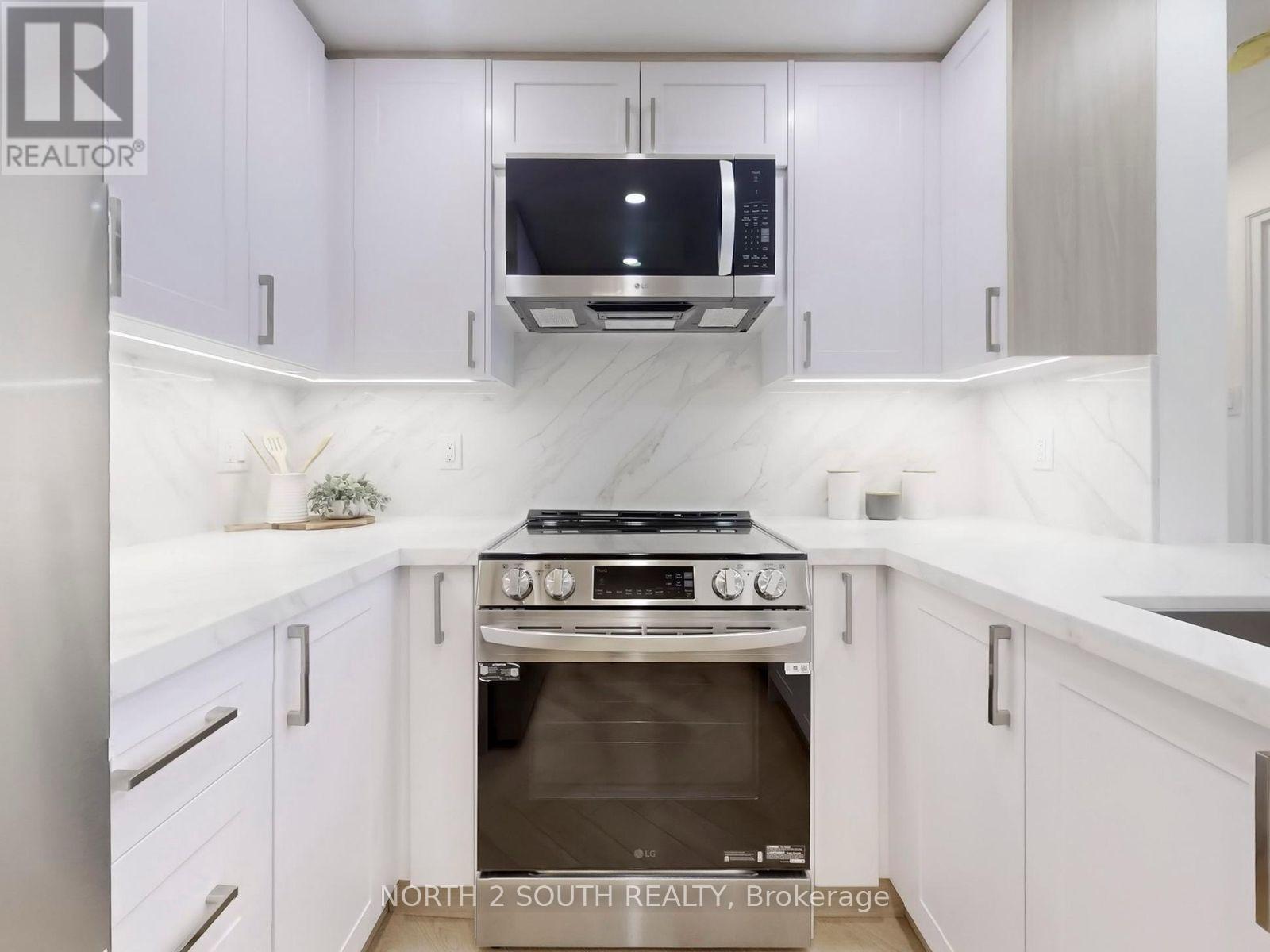 401 - 11 Townsgate Drive, Vaughan (Crestwood-Springfarm-Yorkhill), Ontario  L4J 8G4 - Photo 10 - N13867514