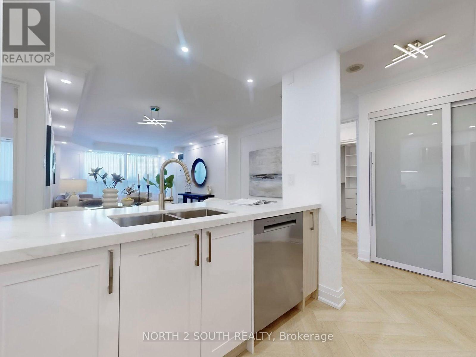 401 - 11 Townsgate Drive, Vaughan (Crestwood-Springfarm-Yorkhill), Ontario  L4J 8G4 - Photo 11 - N13867514
