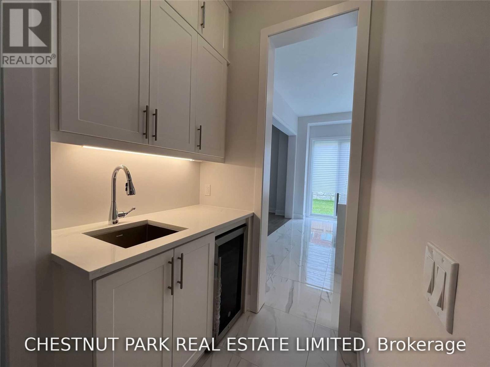 169 Sikura Circle, Aurora, Ontario  L4G 3Z1 - Photo 13 - N13867600