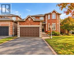 17 CROMPTON DRIVE, Barrie, Ontario