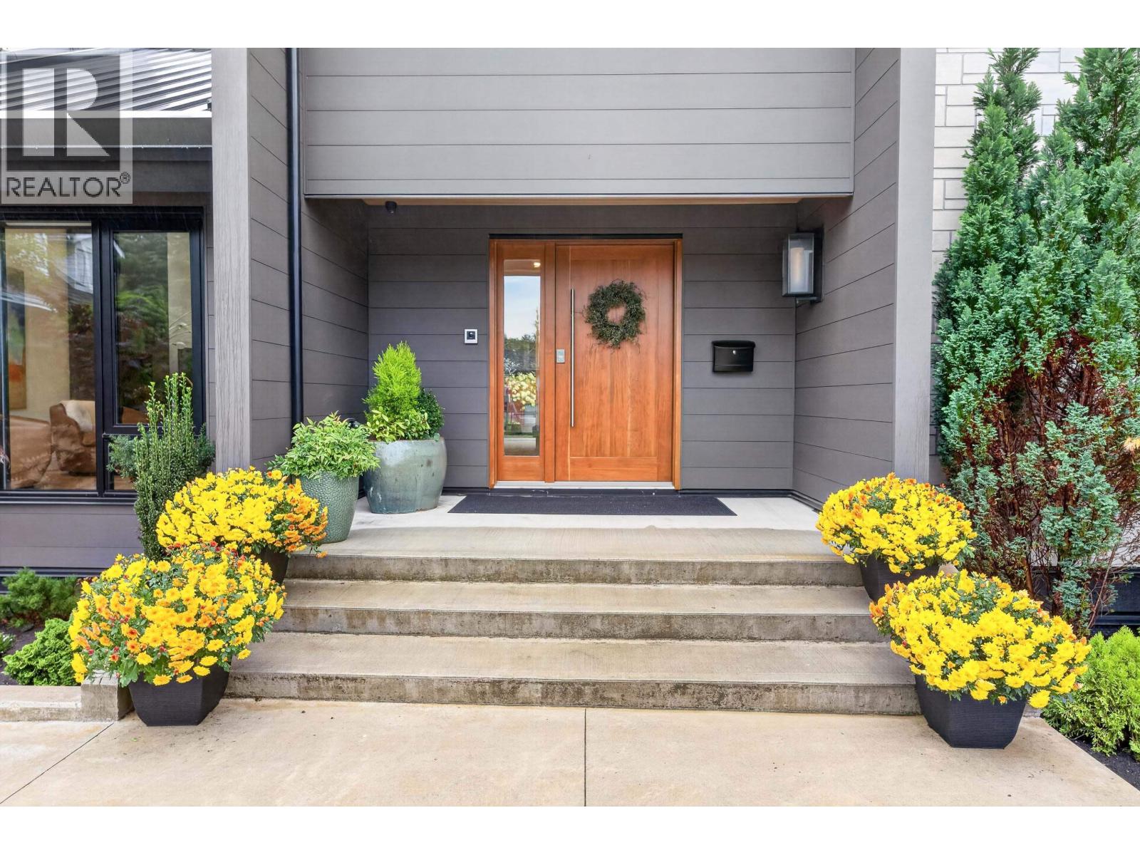 6356 Palace Place, Burnaby, British Columbia  V5E 1Z7 - Photo 4 - R3171653