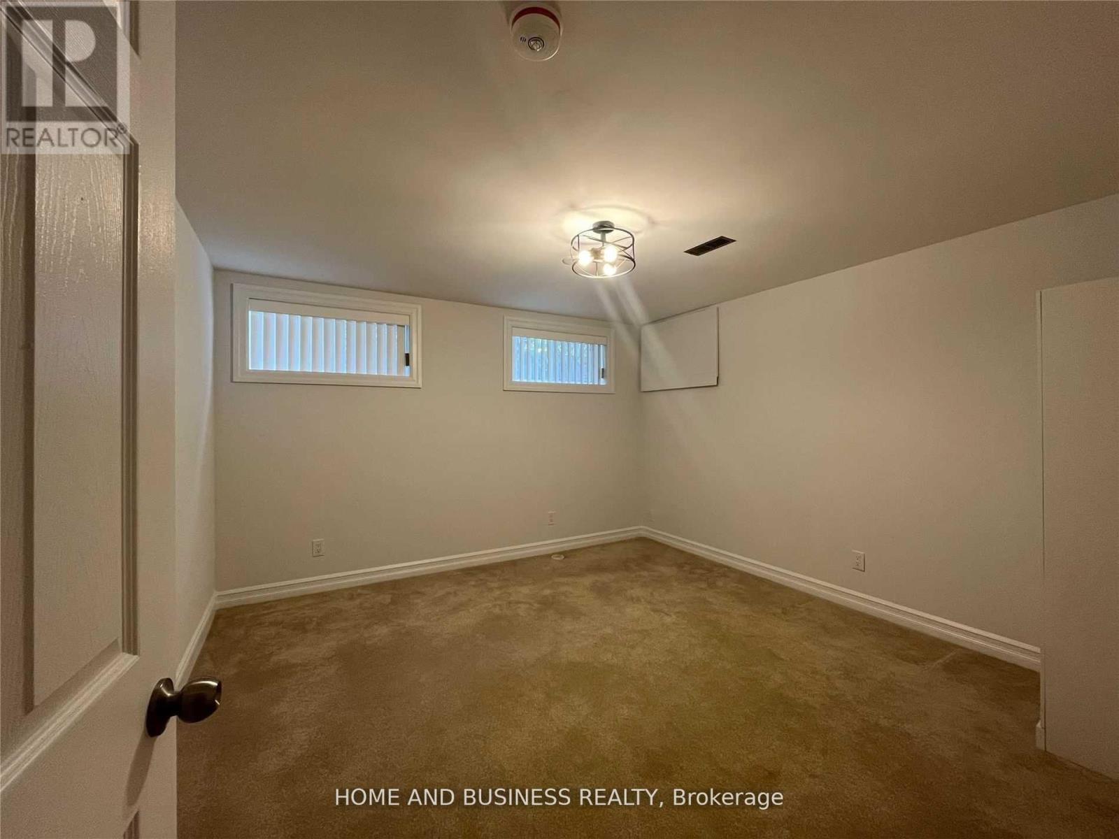 Lower - 1648 Sunnycove Drive, Mississauga, Ontario L4X 1B7 - Photo 14 - W13867400