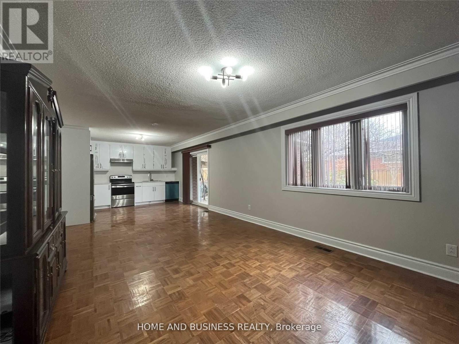 Lower - 1648 Sunnycove Drive, Mississauga, Ontario L4X 1B7 - Photo 6 - W13867400