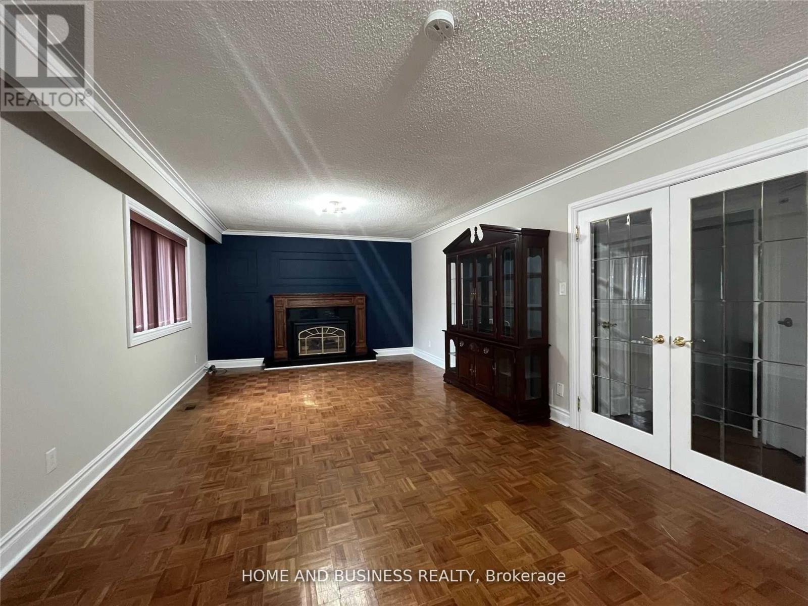 Lower - 1648 Sunnycove Drive, Mississauga, Ontario L4X 1B7 - Photo 7 - W13867400