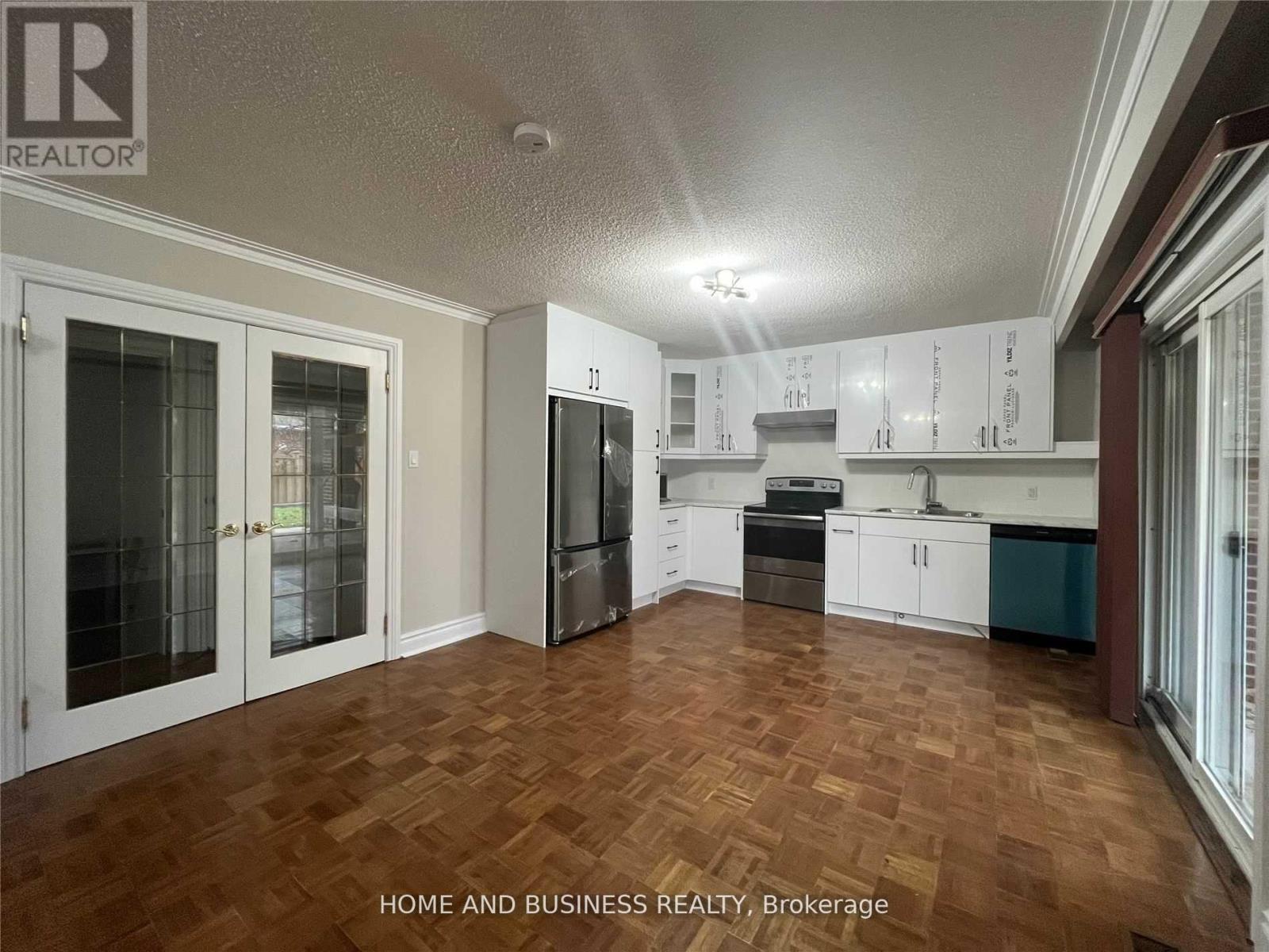 Lower - 1648 Sunnycove Drive, Mississauga, Ontario L4X 1B7 - Photo 8 - W13867400