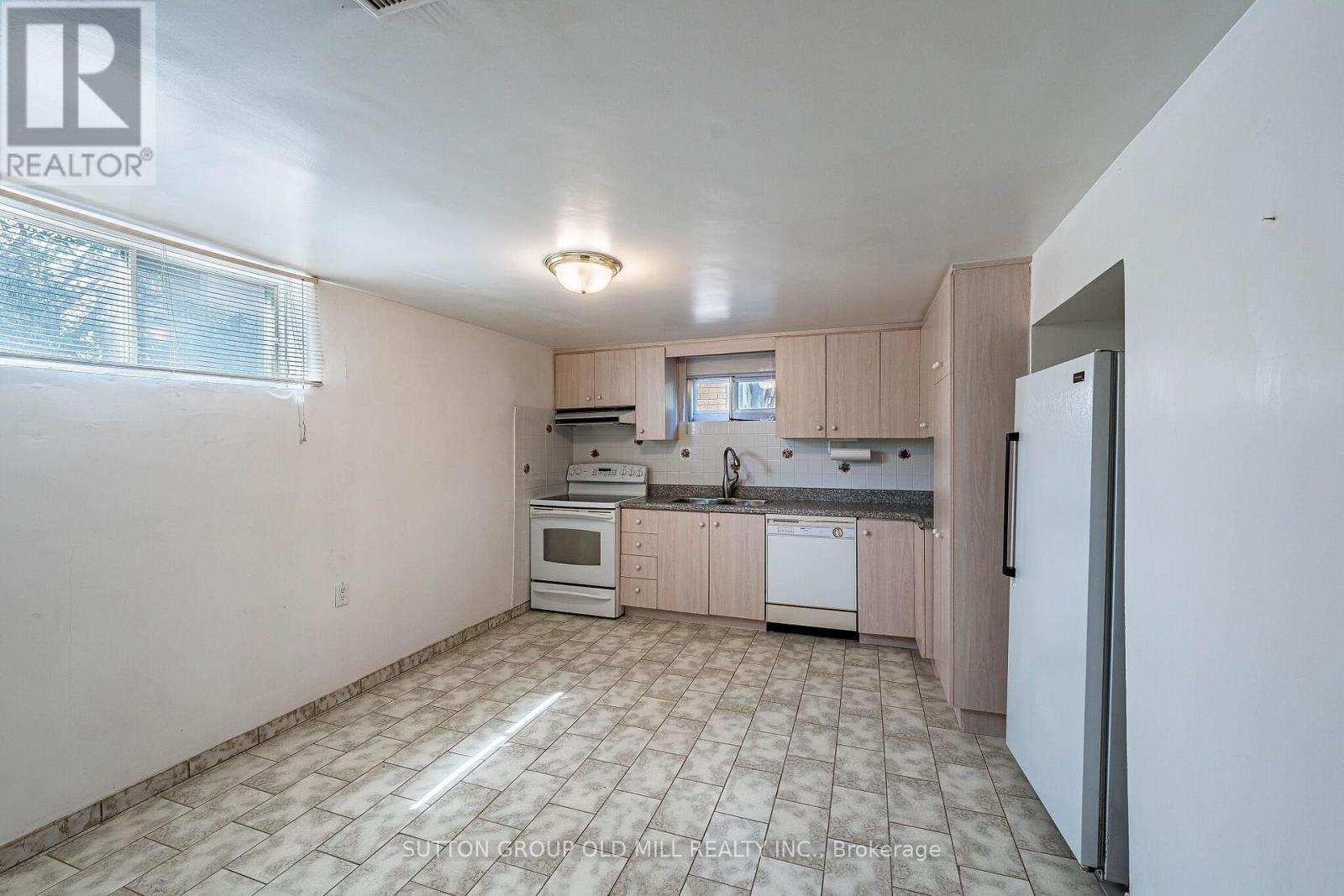 151 Lanyard Road, Toronto, Ontario  M9M 1Z3 - Photo 18 - W13867408