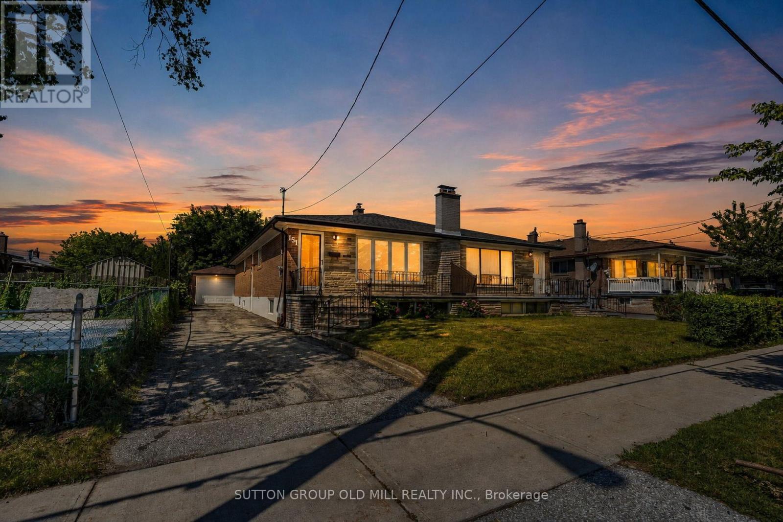 151 Lanyard Road, Toronto, Ontario  M9M 1Z3 - Photo 4 - W13867408