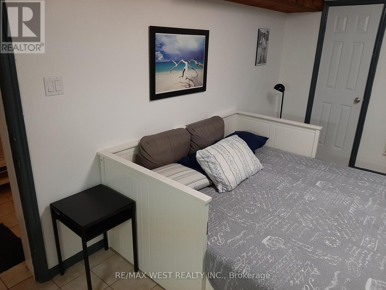 B1 - 34 Penhurst Avenue, Toronto, Ontario  M8Y 3A9 - Photo 6 - W13867516