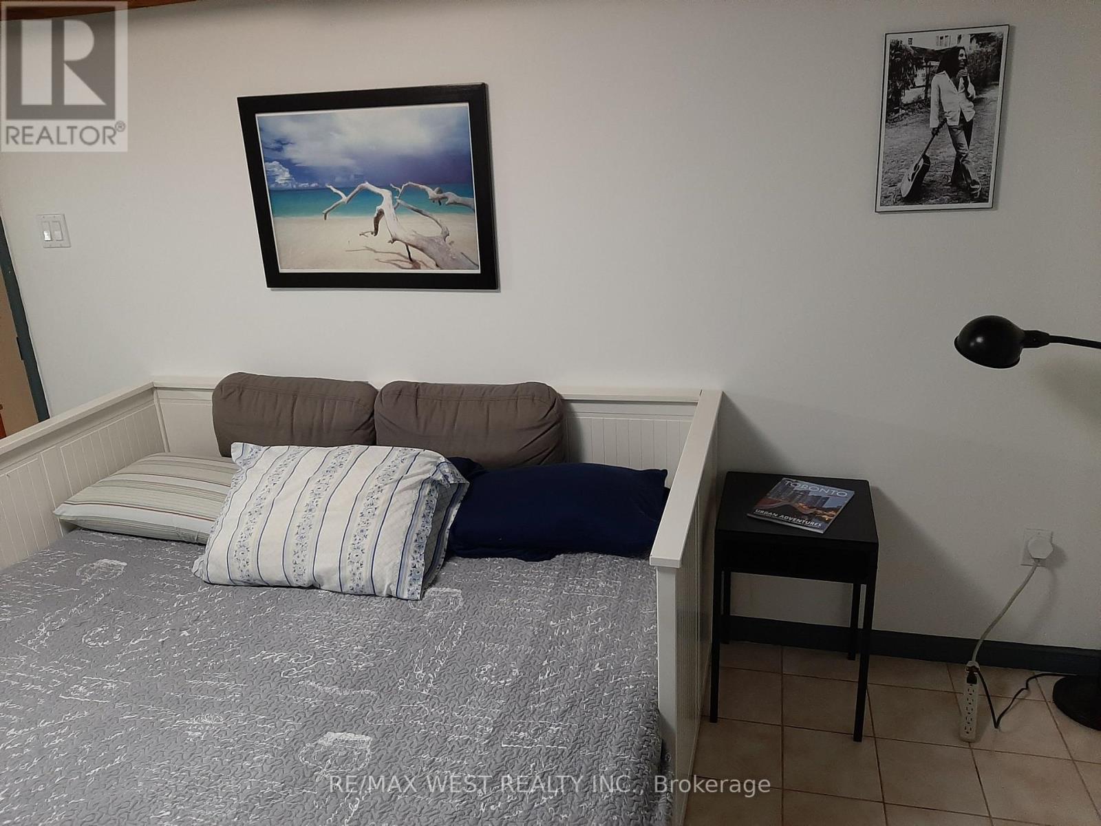 B1 - 34 Penhurst Avenue, Toronto, Ontario  M8Y 3A9 - Photo 7 - W13867516