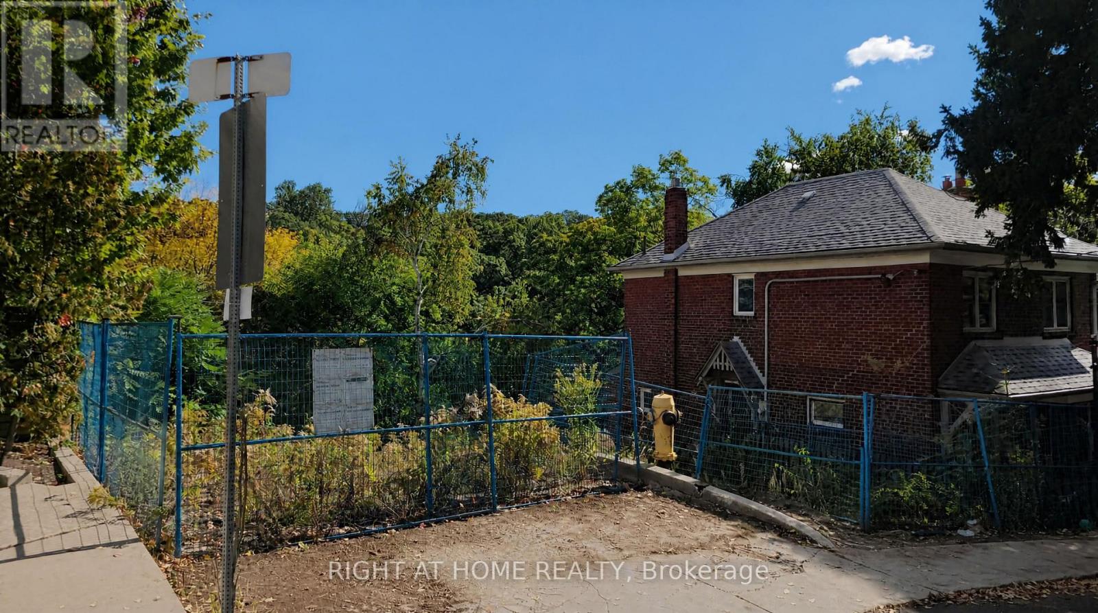 379 Ellis Park Road, Toronto, Ontario  M6S 2V7 - Photo 6 - W13867560