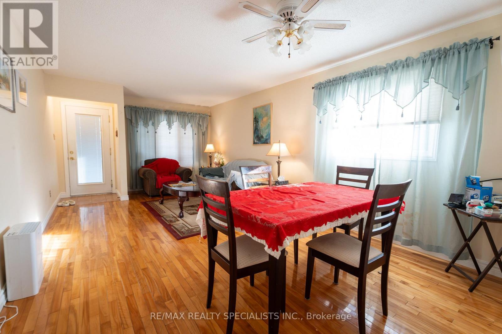 26 Vivaldi Crescent, Brampton, Ontario  L6Y 2S2 - Photo 7 - W13867250