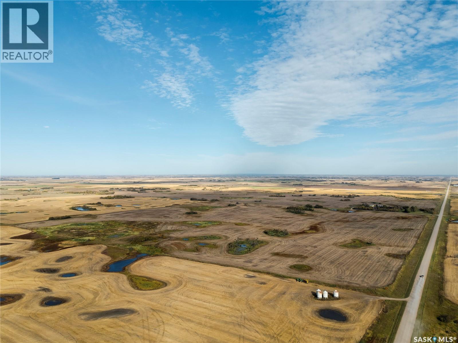 2 Quarters With Yard, Longlaketon Rm No. 219, Saskatchewan  S0G 1J0 - Photo 2 - SK050397