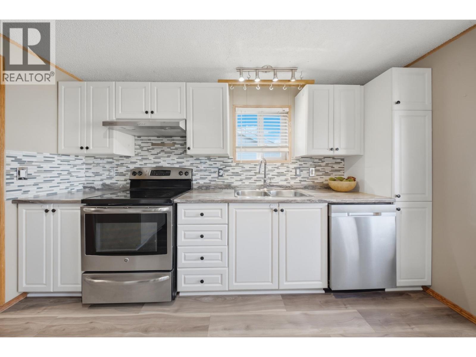 8307 99 Avenue, Fort St. John, British Columbia  V1J 1S8 - Photo 4 - R3158427