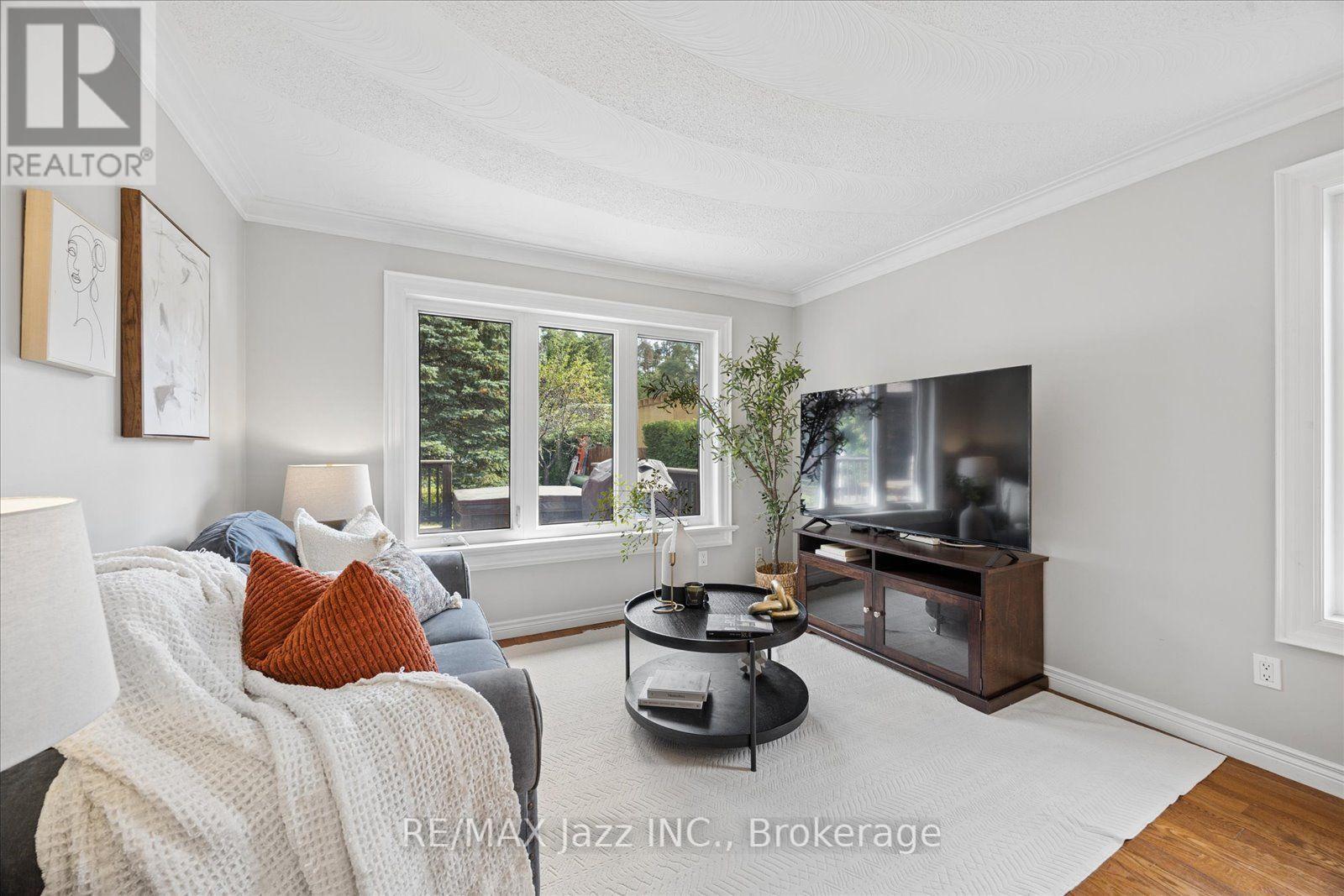 35 Ward Street, Whitby, Ontario  L1M 1G9 - Photo 13 - E13867652