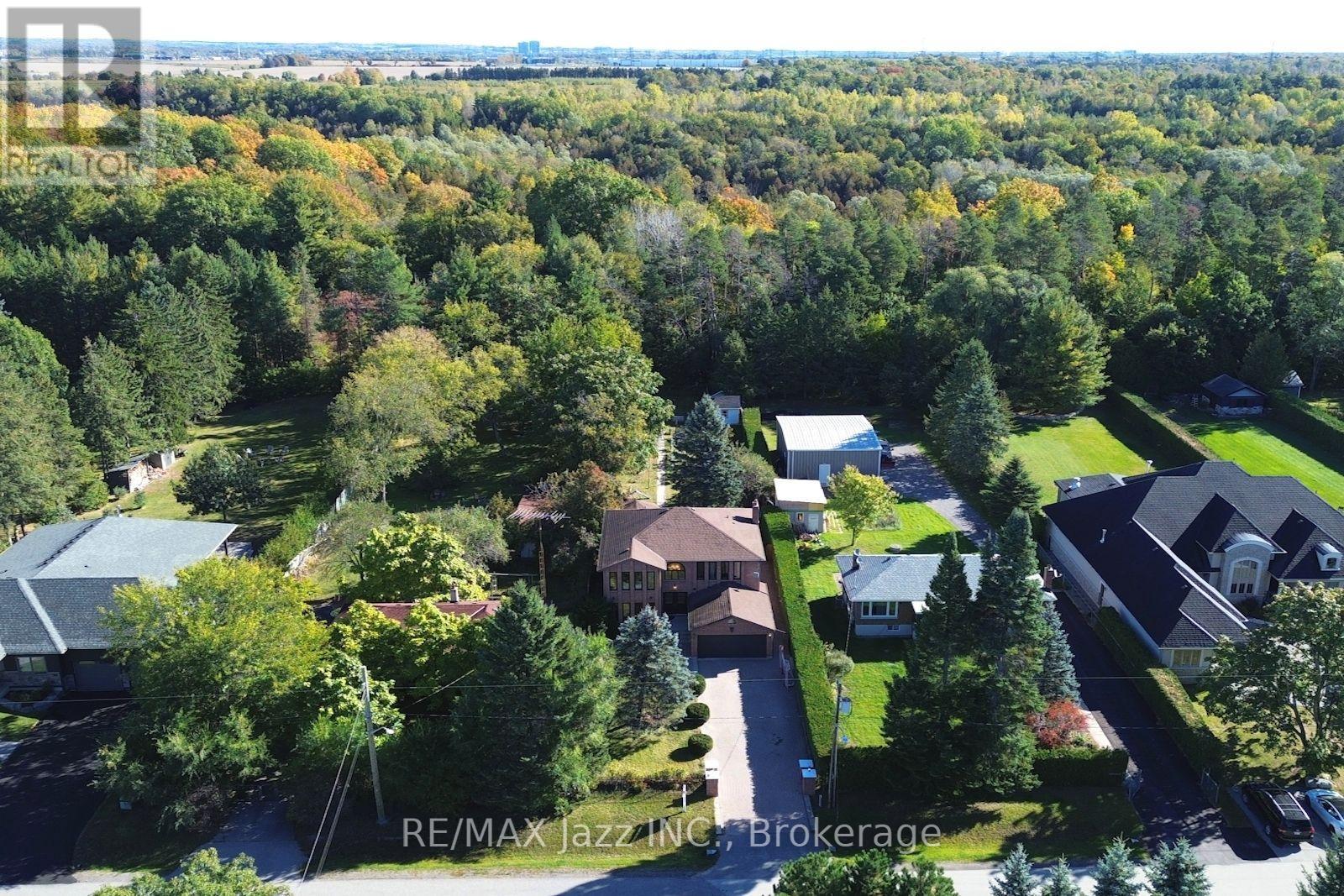 35 Ward Street, Whitby, Ontario  L1M 1G9 - Photo 2 - E13867652