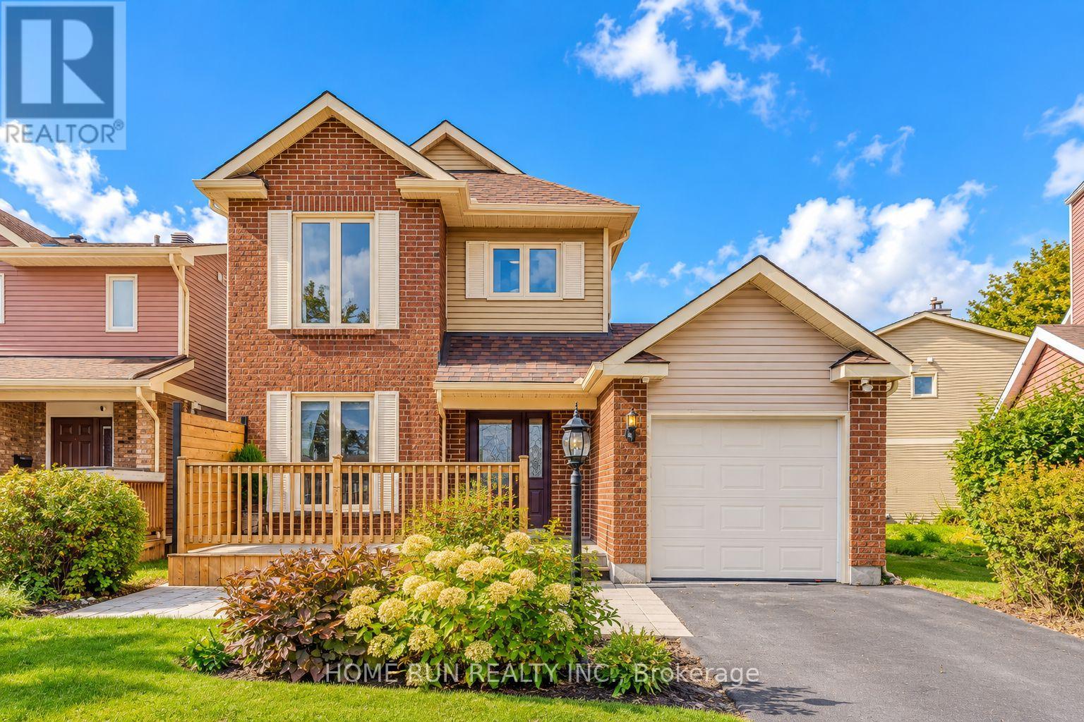 57 FAIR OAKS CRESCENT, Ottawa, Ontario