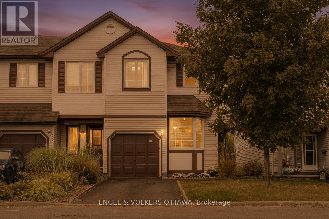 2032 Avenue P, Ottawa, Ontario  K1G 6G7 - Photo 1 - X13867696
