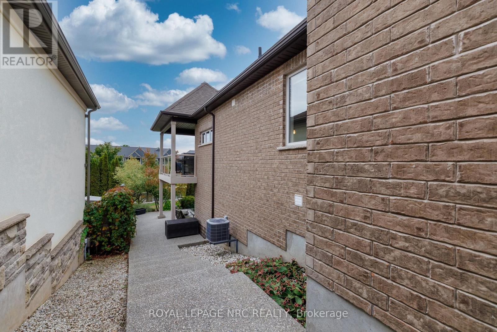 295 Creekside Drive, Welland, Ontario  L3C 0B6 - Photo 6 - X13867646