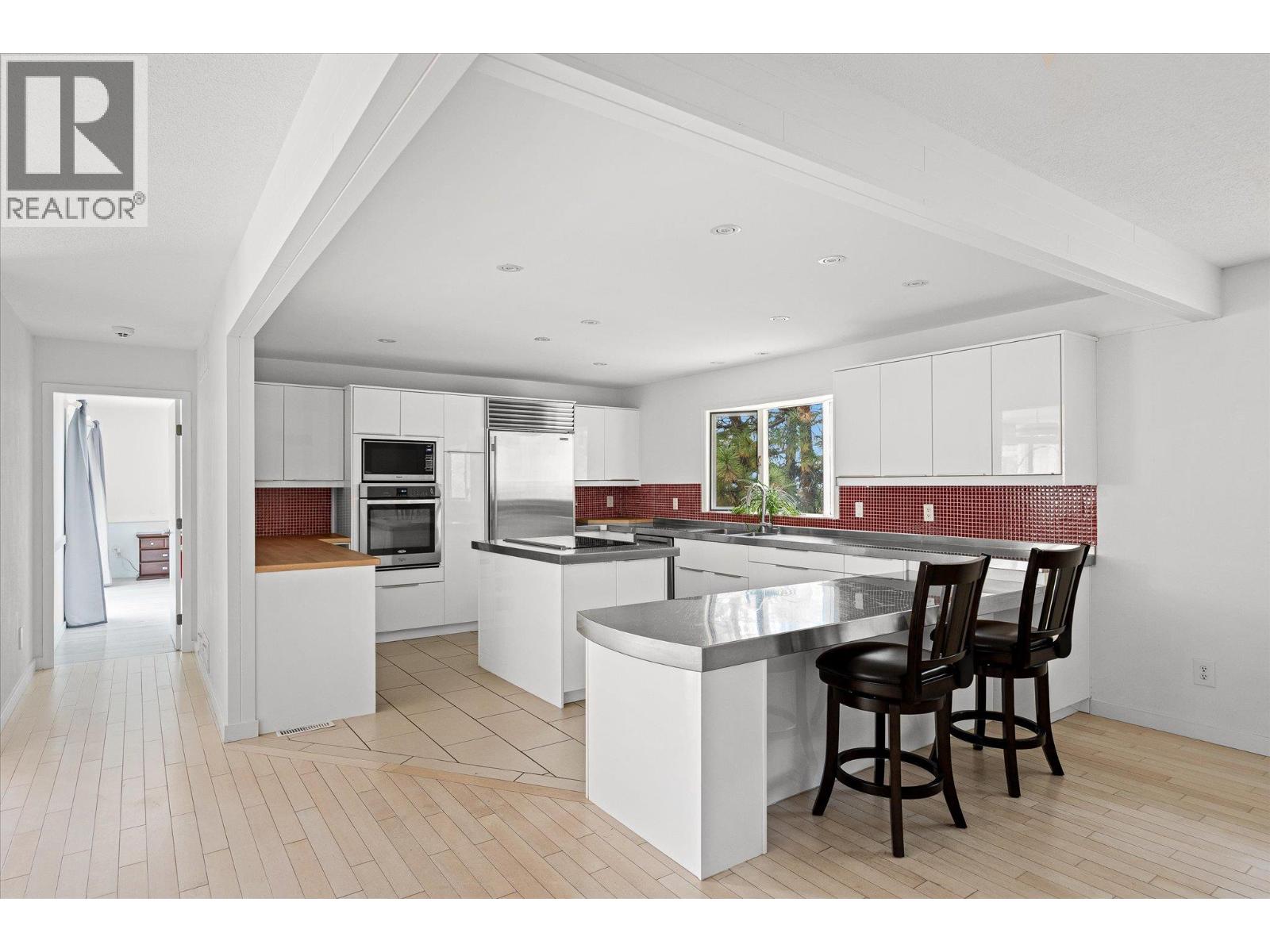 1045 Bartholomew Court, Kelowna, British Columbia  V1W 4N2 - Photo 14 - 10397779
