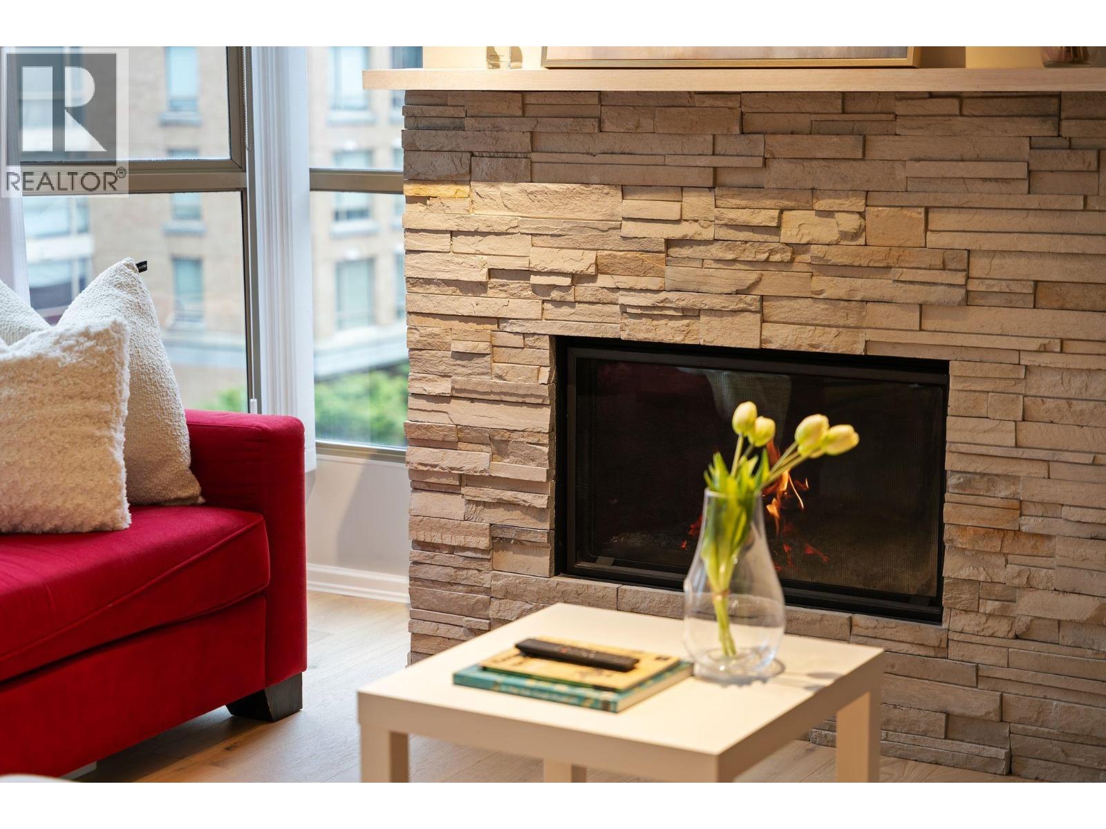 906 867 Hamilton Street, Vancouver, British Columbia  V6B 6B7 - Photo 3 - R3172802