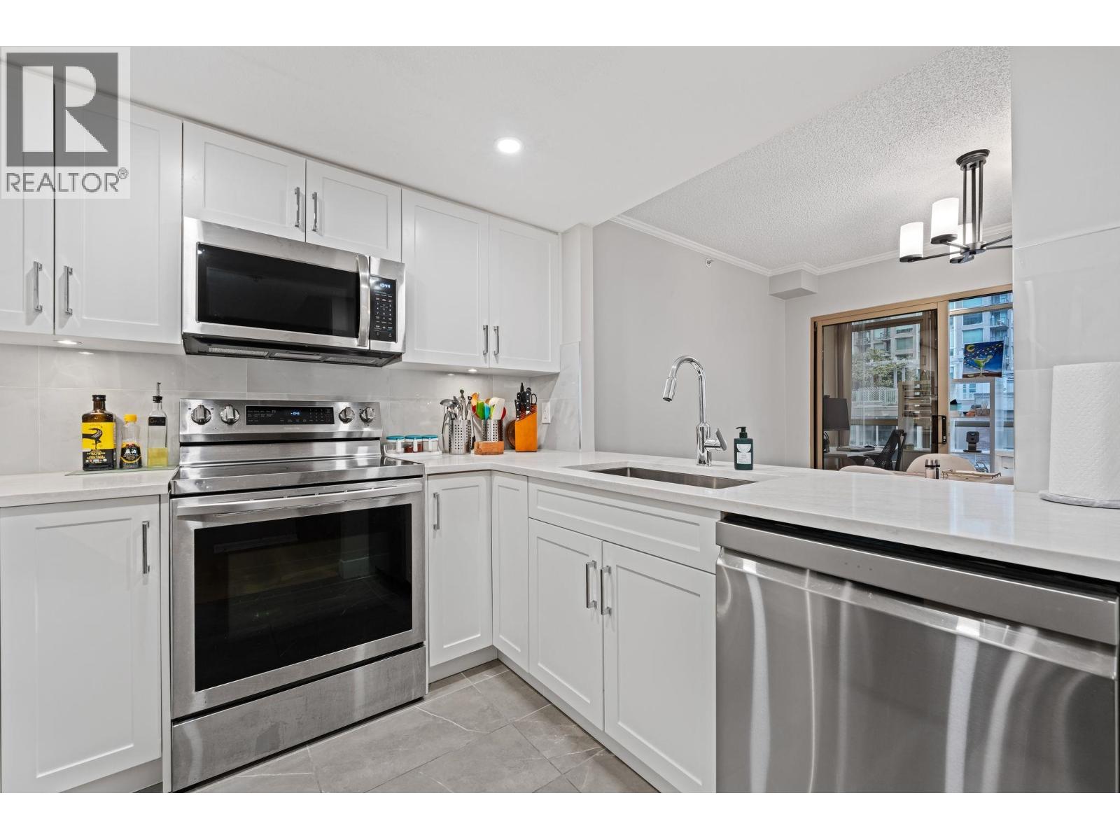 906 867 Hamilton Street, Vancouver, British Columbia  V6B 6B7 - Photo 7 - R3172802