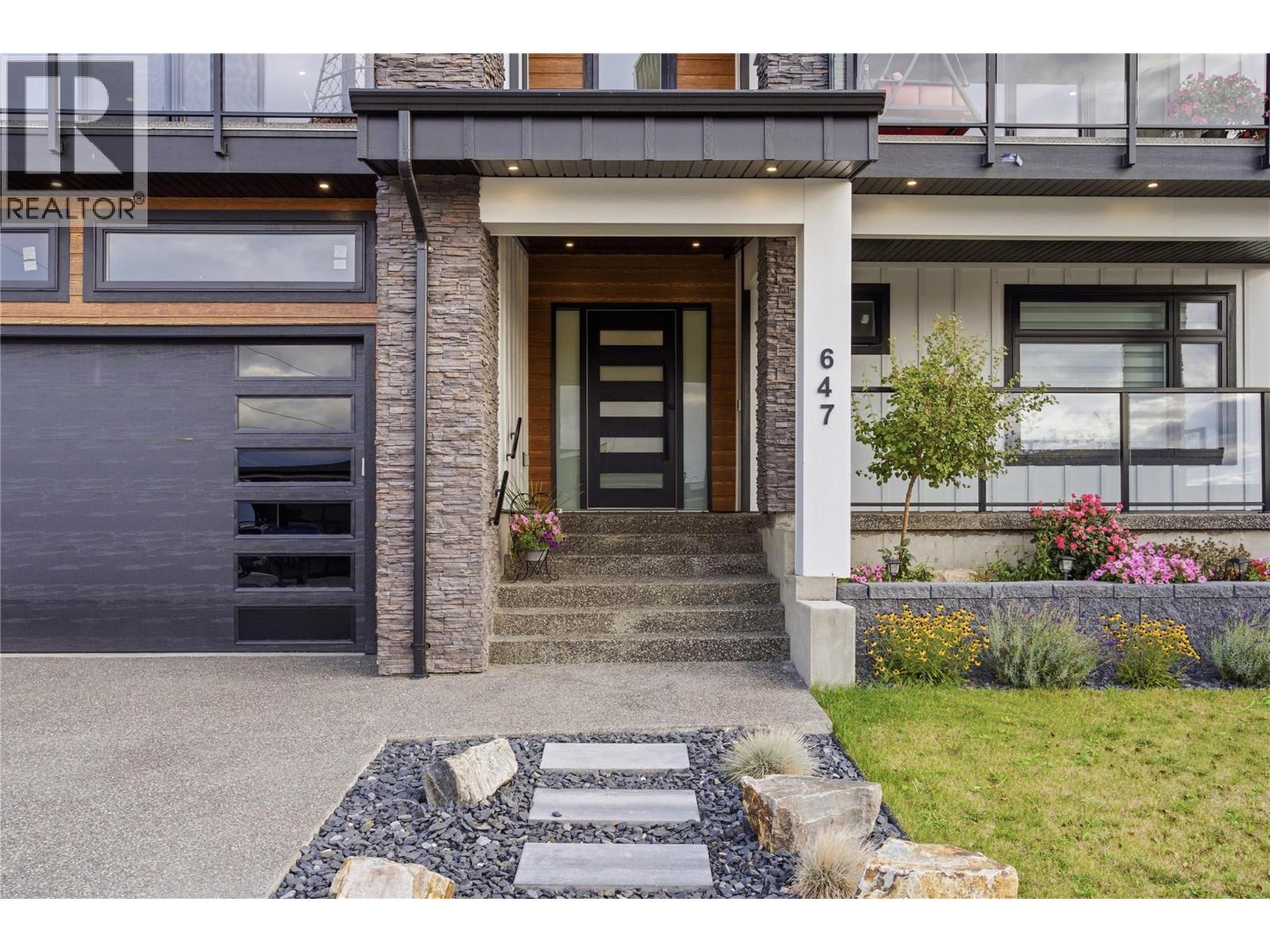 647 Deans Drive, Kelowna, British Columbia  V1P 1A1 - Photo 3 - 10402400