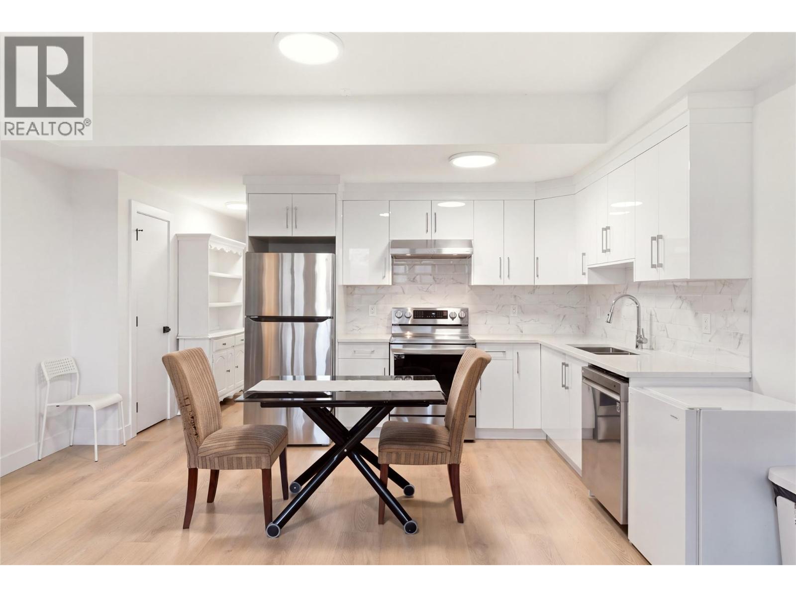 647 Deans Drive, Kelowna, British Columbia  V1P 1A1 - Photo 42 - 10402400