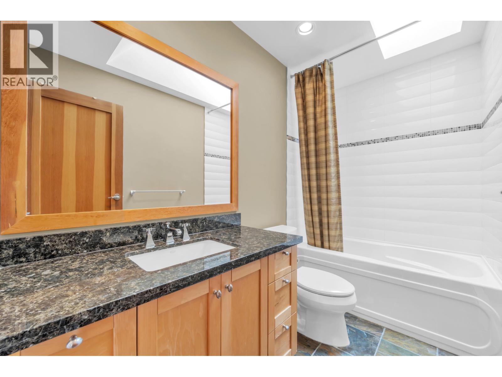 264 Holly Avenue, New Westminster, British Columbia  V3M 0B3 - Photo 25 - R3172776