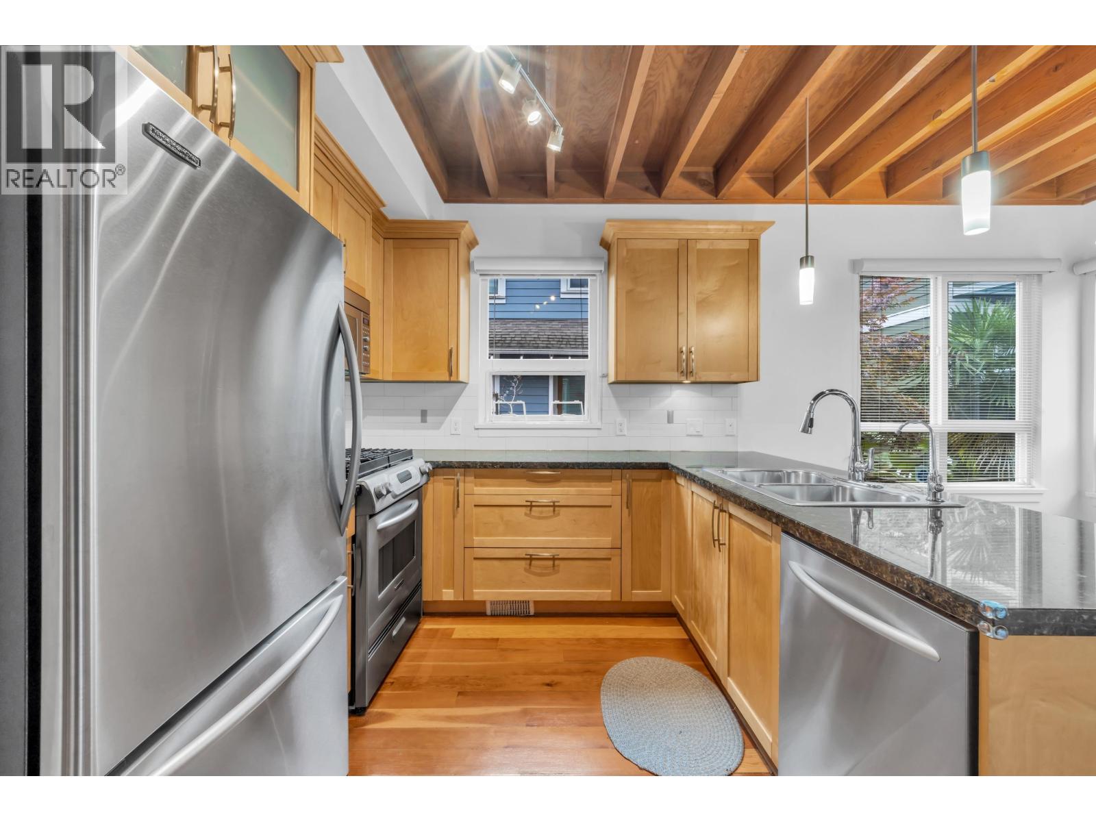 264 Holly Avenue, New Westminster, British Columbia  V3M 0B3 - Photo 9 - R3172776