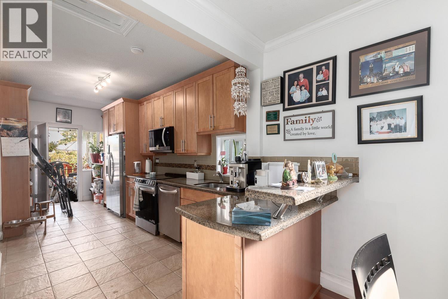 309 E Woodstock Avenue, Vancouver, British Columbia  V5W 1N2 - Photo 6 - R3172779