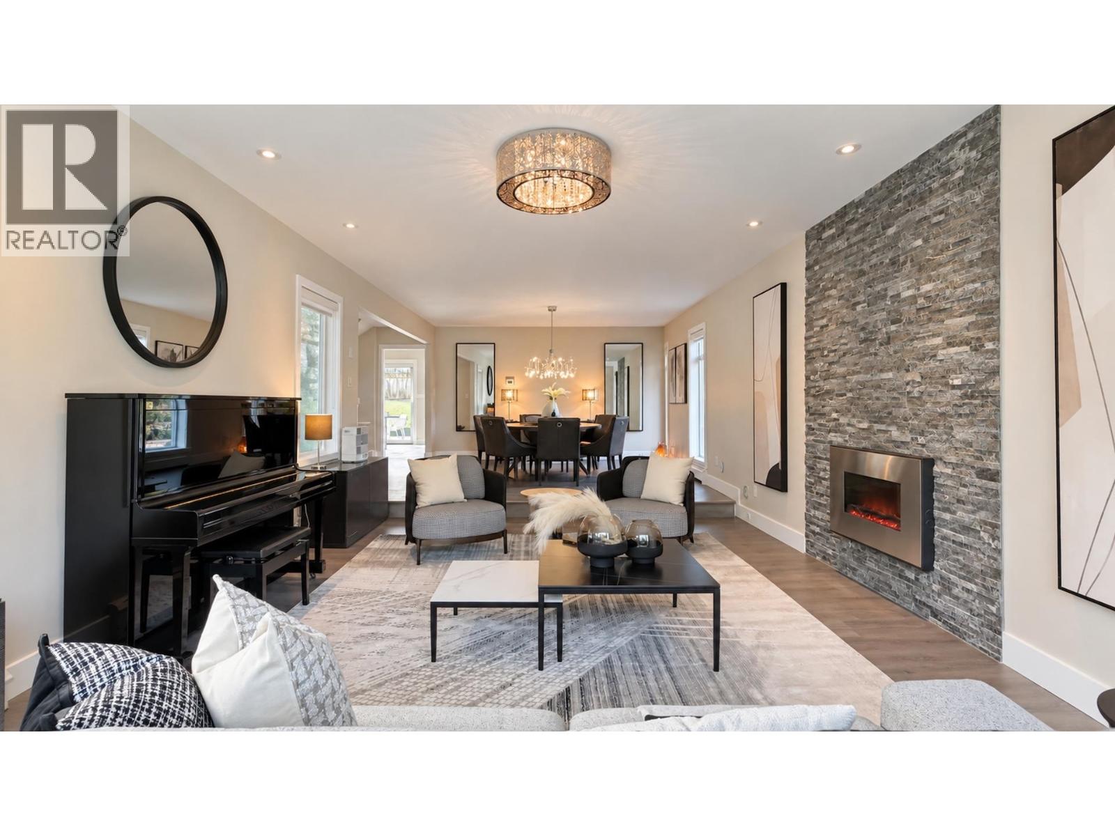 4673 Harken Drive, Burnaby, British Columbia  V5G 2M8 - Photo 4 - R3172791