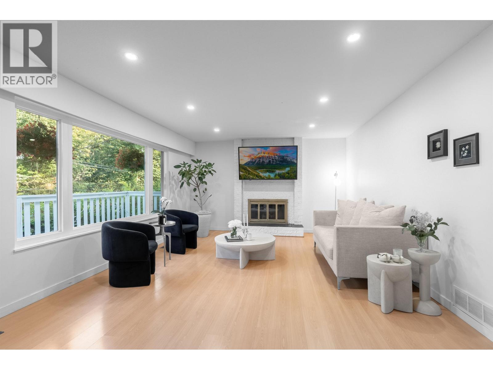 1835 Arborlynn Drive, North Vancouver, British Columbia  V7J 2V7 - Photo 10 - R3172792