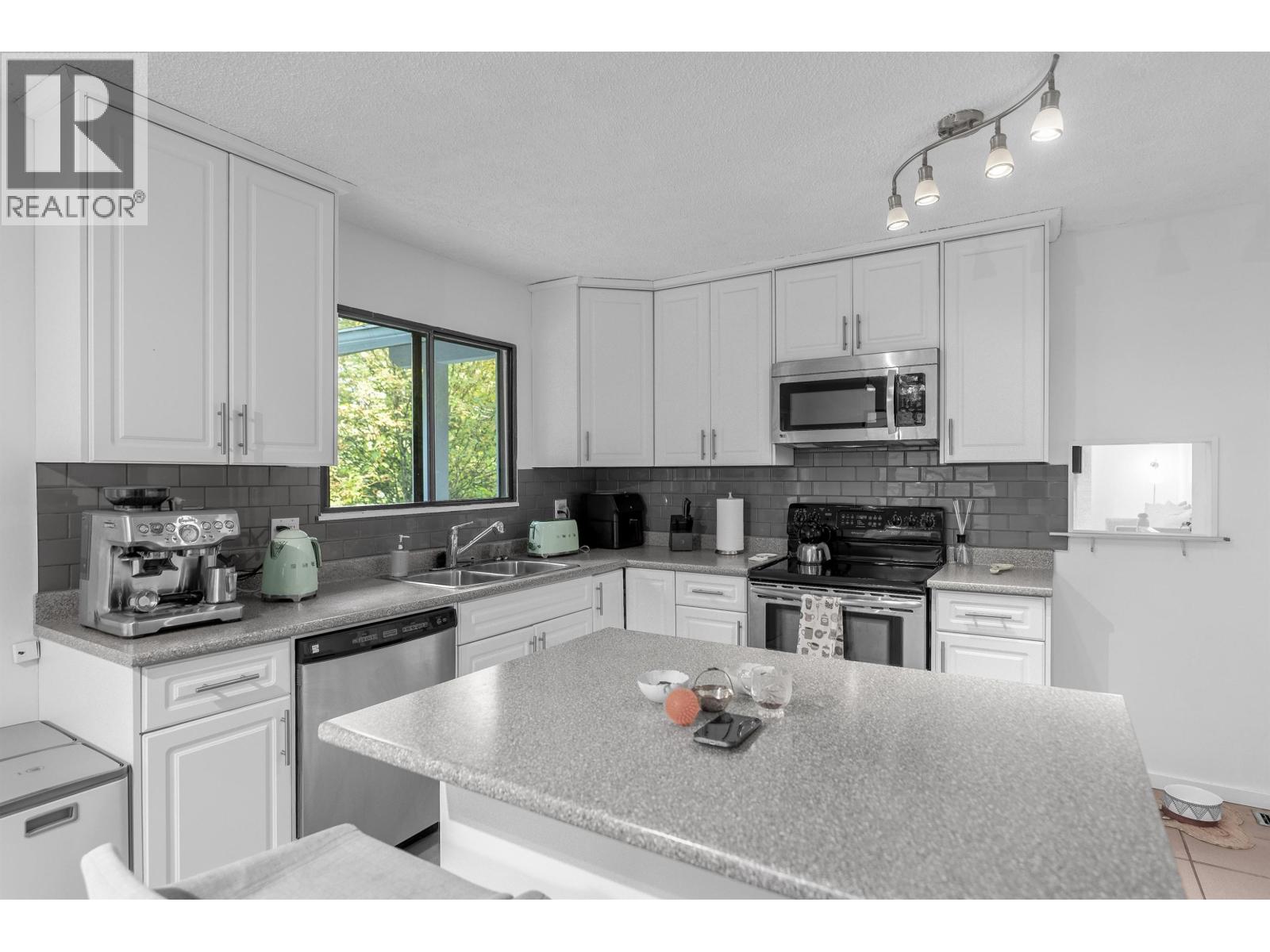 1835 Arborlynn Drive, North Vancouver, British Columbia  V7J 2V7 - Photo 13 - R3172792