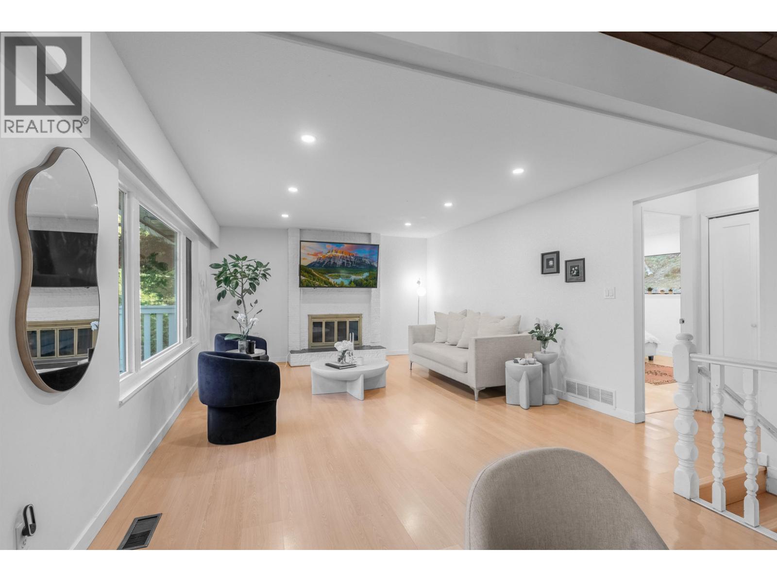 1835 Arborlynn Drive, North Vancouver, British Columbia  V7J 2V7 - Photo 8 - R3172792