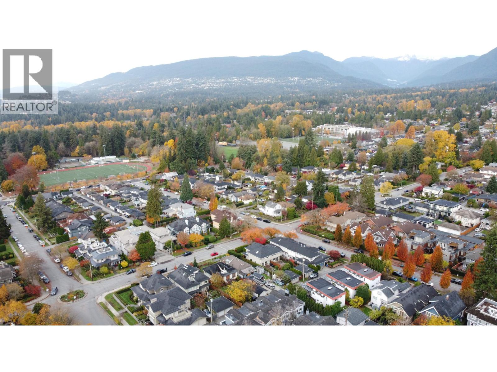 1628 Mahon Avenue, North Vancouver, British Columbia  V7M 2S8 - Photo 4 - C8082606