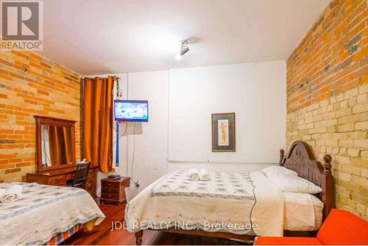 MASTER BEDROOM 2ND FLOOR - 3 PEMBROKE ST STREET