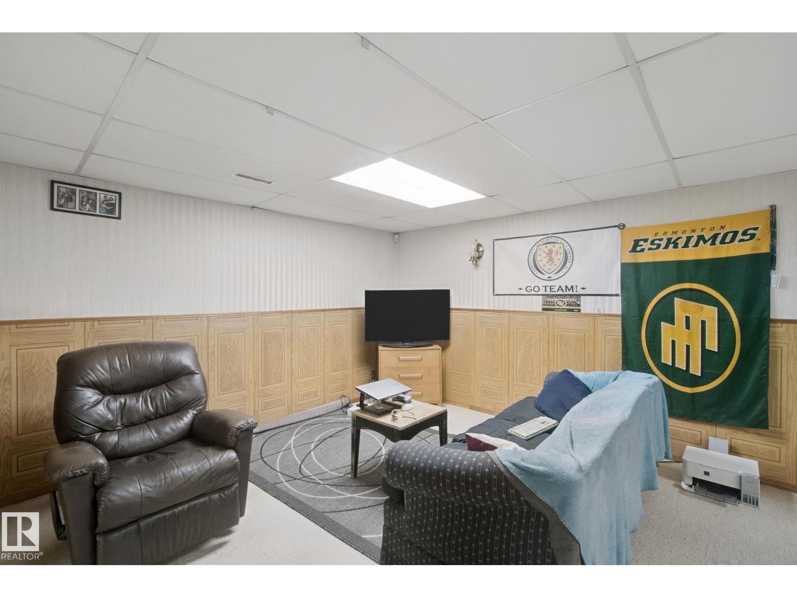 10824 35 AV NW