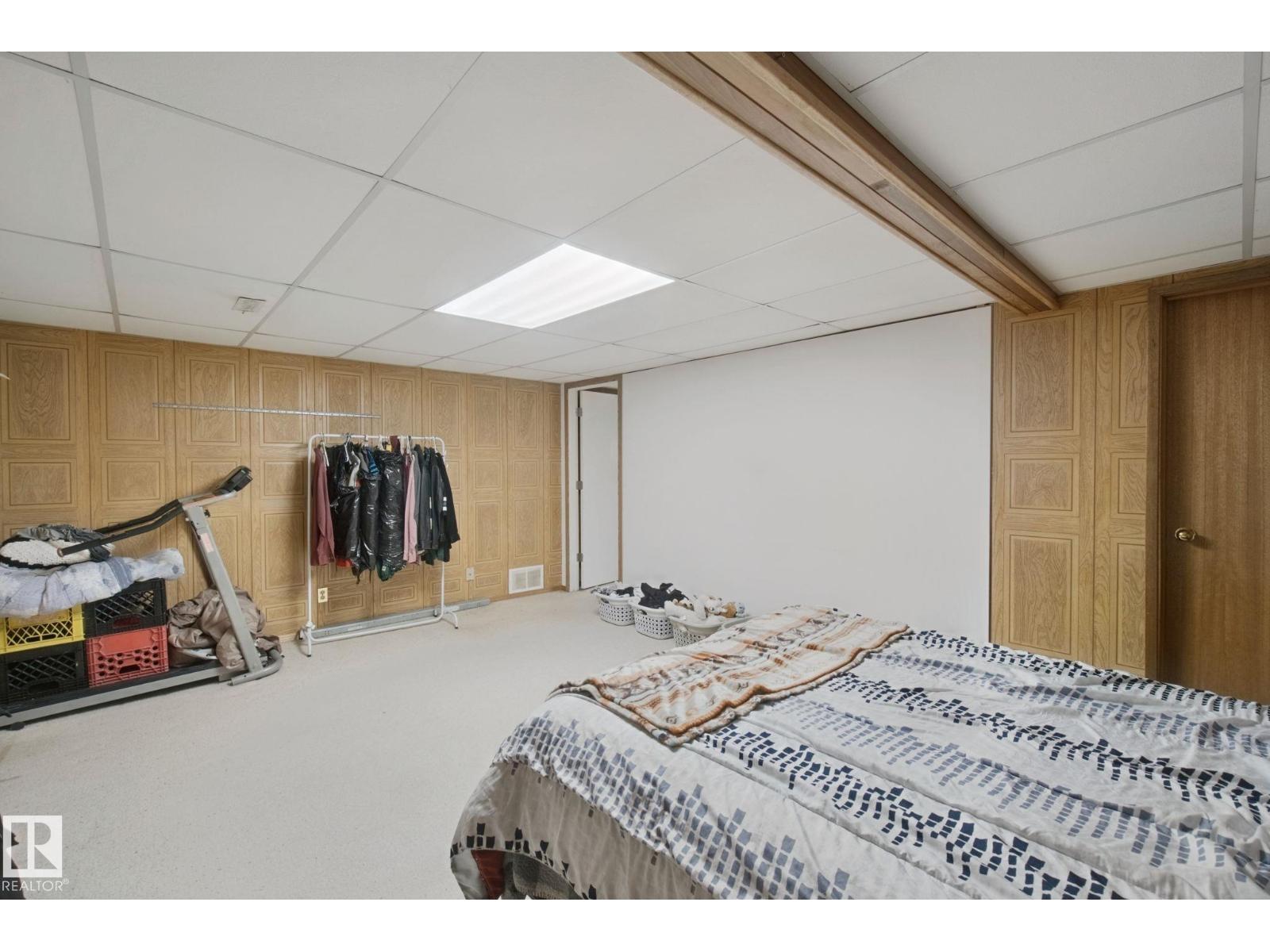 10824 35 AV NW
