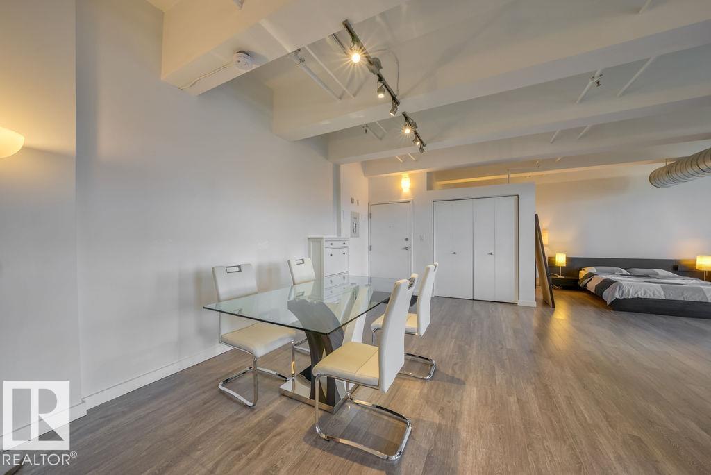#302 10105 109 ST NW