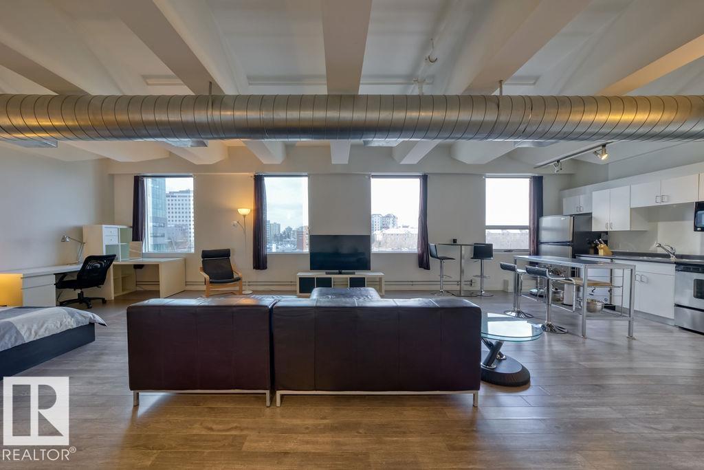 #302 10105 109 ST NW