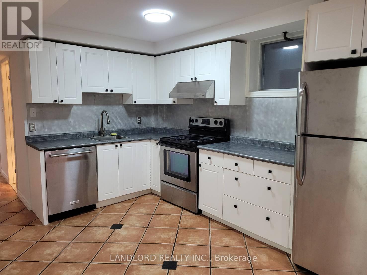 Lower - 41 Aldwych Avenue, Toronto, Ontario  M4J 1X4 - Photo 10 - E13867640