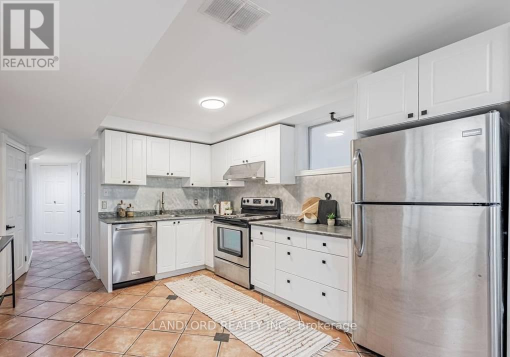 Lower - 41 Aldwych Avenue, Toronto, Ontario  M4J 1X4 - Photo 3 - E13867640