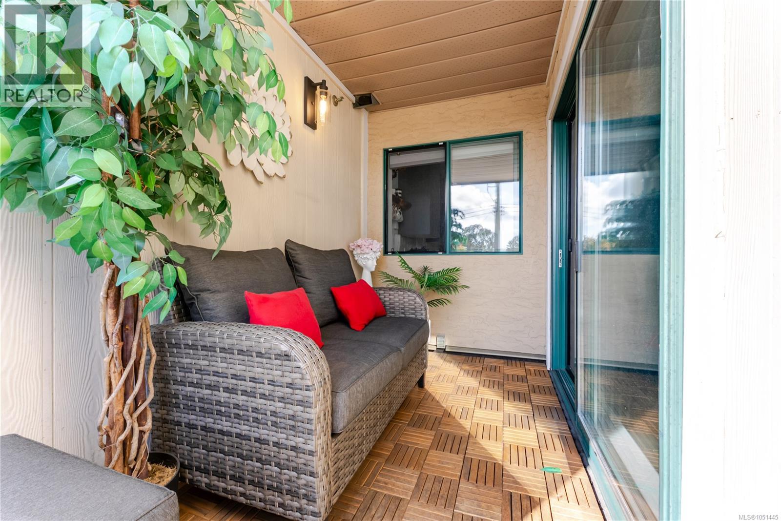 203 3460 Quadra St