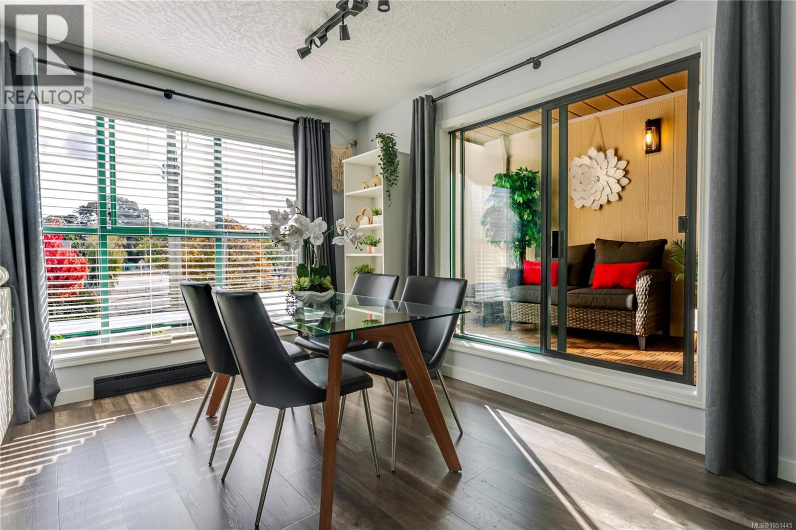 203 3460 Quadra St
