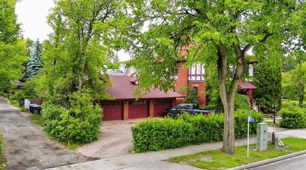 1605 Victoria Avenue, Brandon, Manitoba  R7A 1C1 - Photo 1 - 202625031
