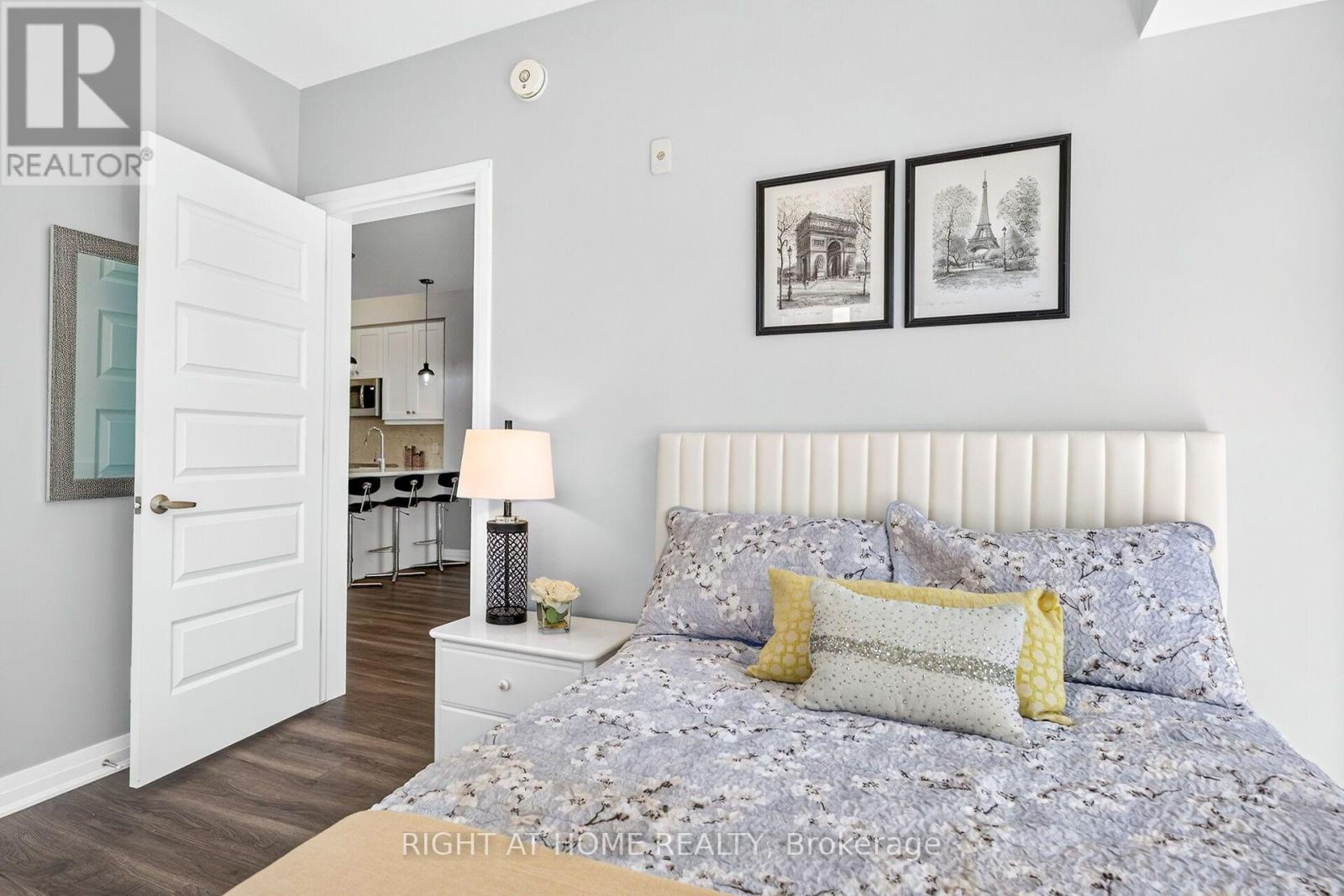 229 - 128 Grovewood Common, Oakville, Ontario  L6H 0X3 - Photo 28 - W13867726