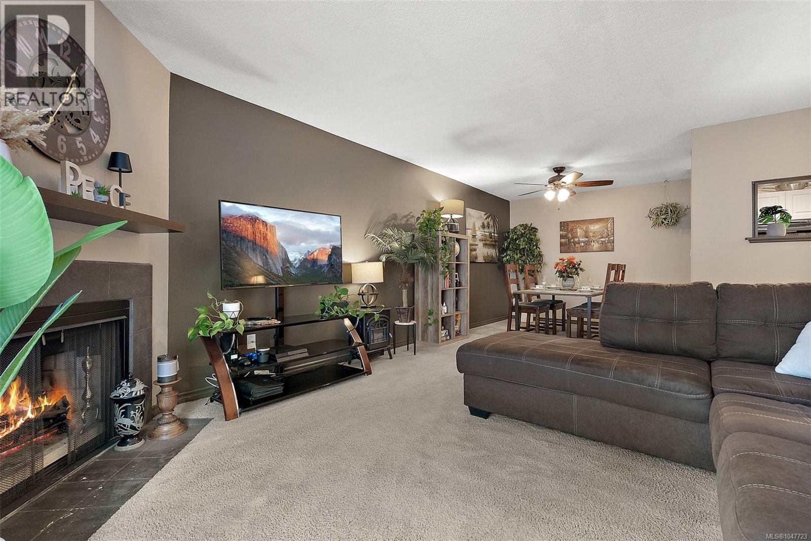 314 3255 Glasgow Ave, Saanich, British Columbia V8X 4S4 - Photo 4 - 1047723