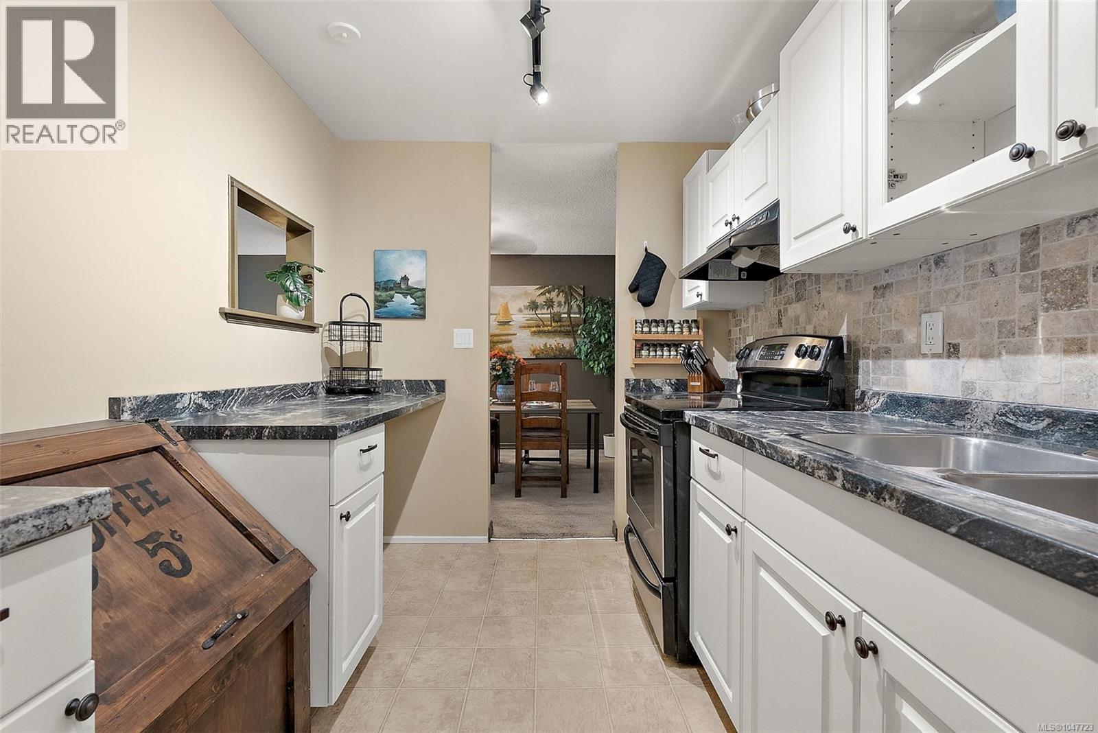 314 3255 Glasgow Ave, Saanich, British Columbia V8X 4S4 - Photo 16 - 1047723