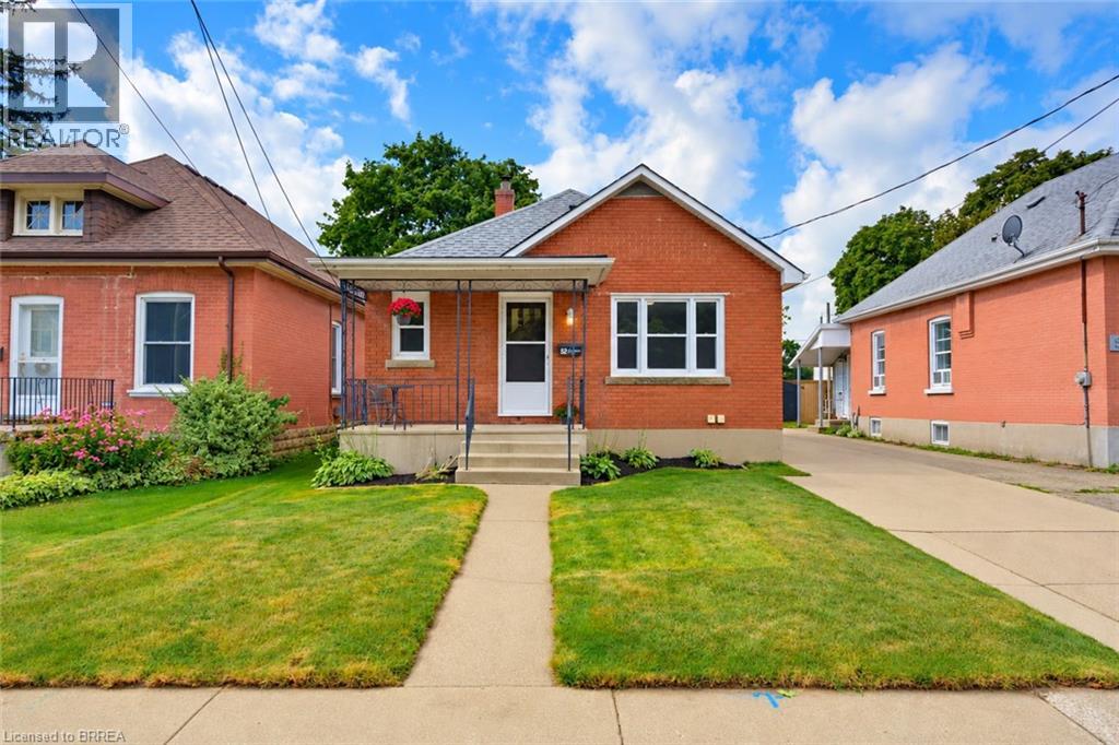 52 Burwell Street, Brantford, Ontario  N3T 4T7 - Photo 1 - 40869302